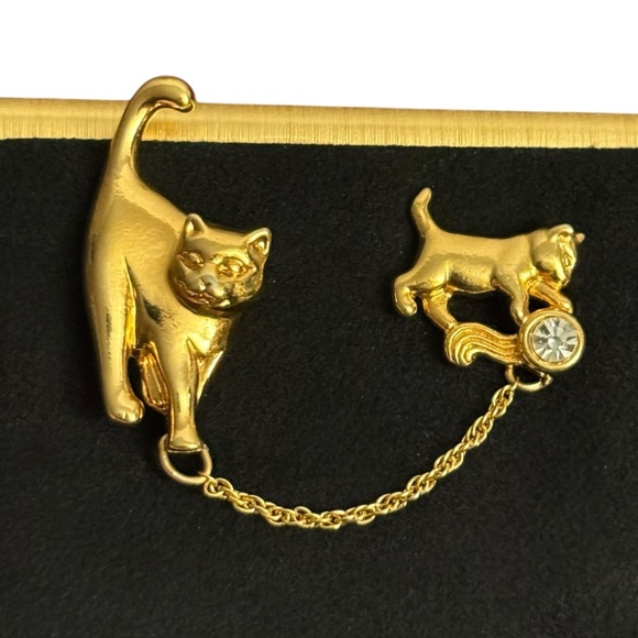 Avon Mama Cat‎ & Kitten Chatelaine Brooch Signed Vintage - Picture 5 of 5